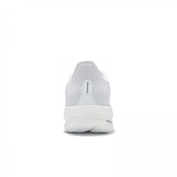 P6PRO 10th Anniversary 銀灰 P-6000 - Metallic Silver/Summit White/Wolf Grey – Feature